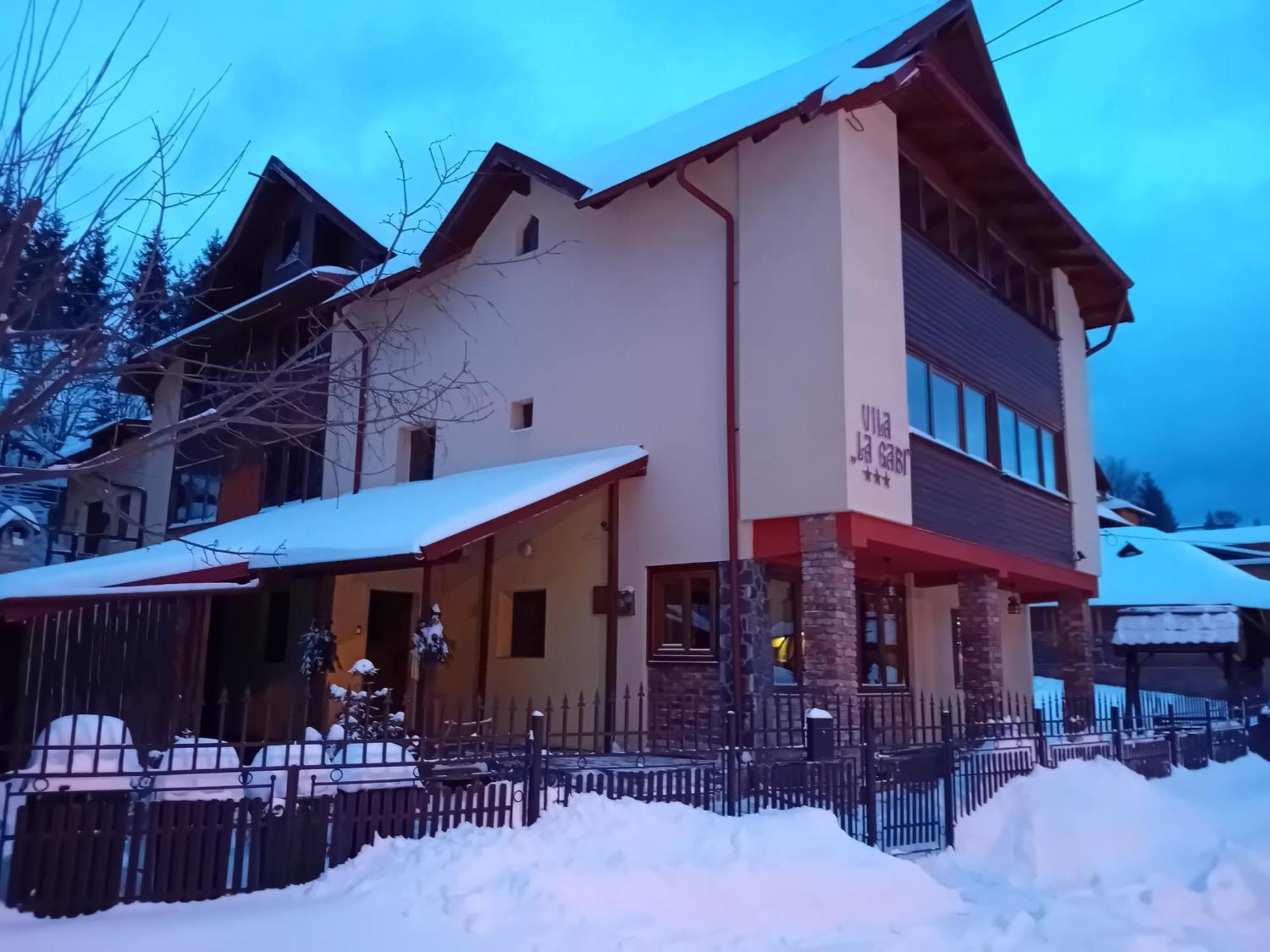 Hotel La Gabi Azuga Exterior foto